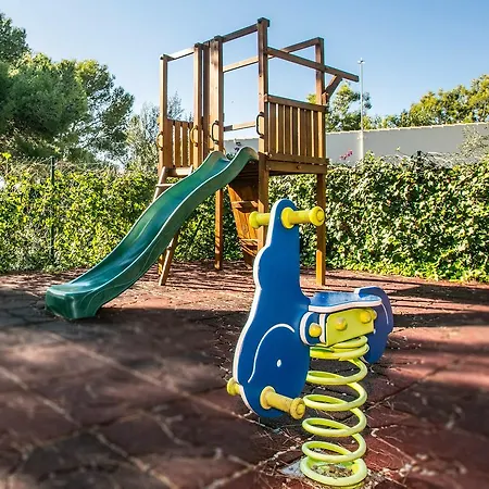 Pierre & *